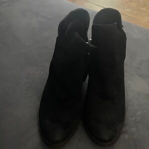 Women's Black Ankle Boots from Sam Edelman. Size 8.5. Good condition. Suede feel